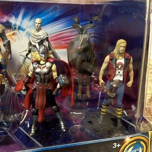 NWT Thor Marvel Studios figure set